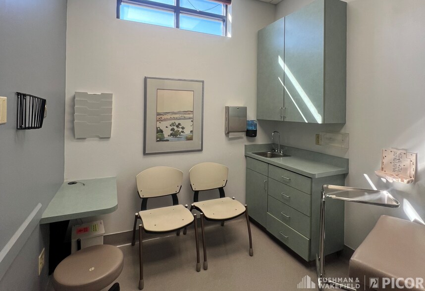 More Photos Of 2260 W Orange Grove Rd, Tucson Medical For Lease