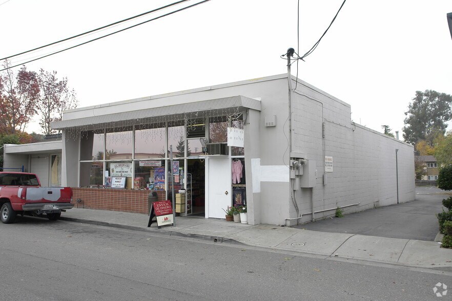 More Photos Of 124 Spring St, Pleasanton Convenience Store For Sale