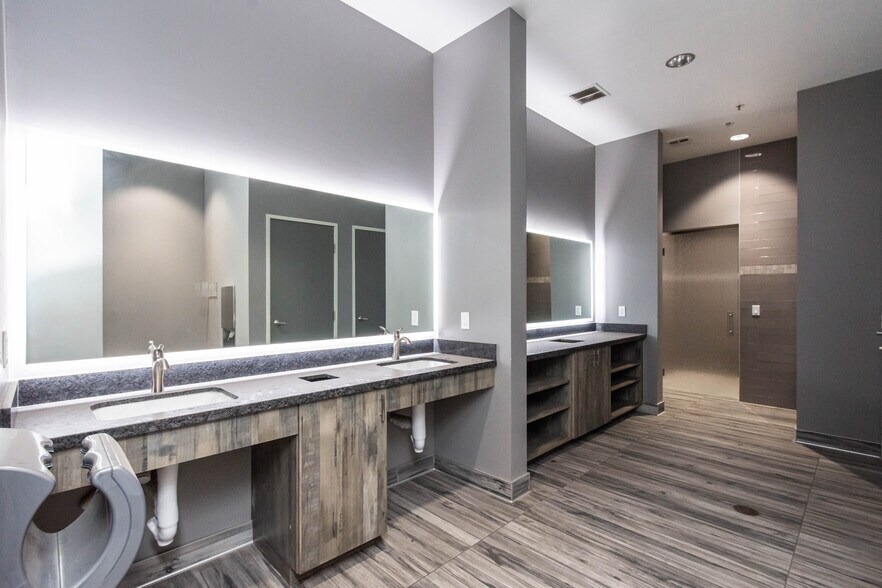 More Photos Of 1475 Moffat Blvd, Manteca Warehouse For Sale