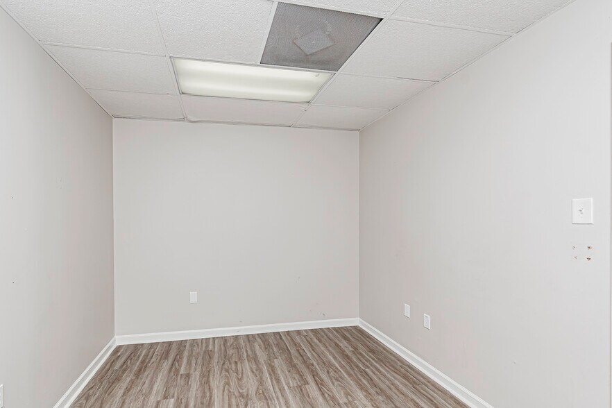 More Photos Of 7423 Picardy Ave, Baton Rouge Medical For Lease