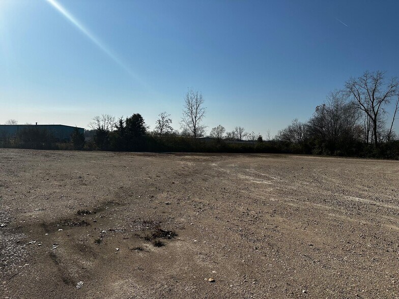 More Photos Of 4240 Lisa Dr, Tipp City Warehouse For Lease