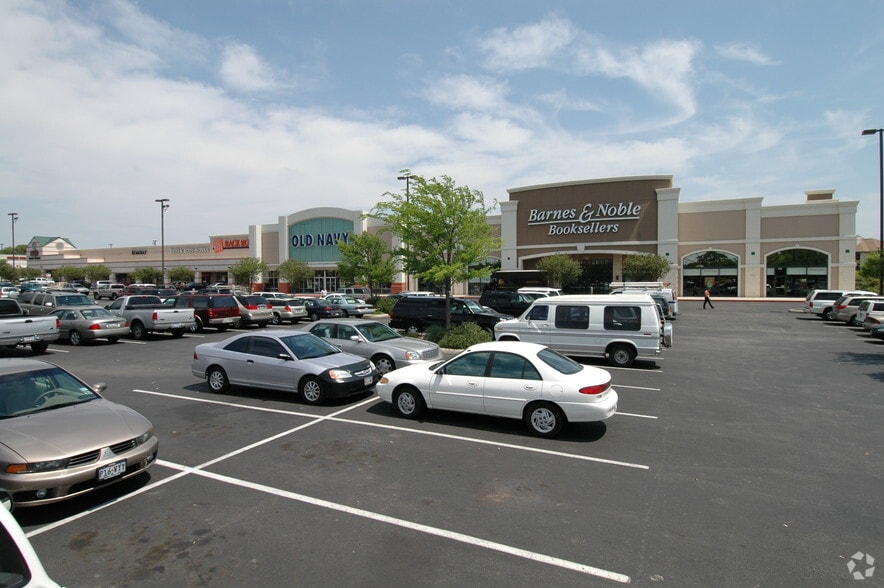 More Photos Of 18138 San Pedro Ave, San Antonio Unknown For Lease