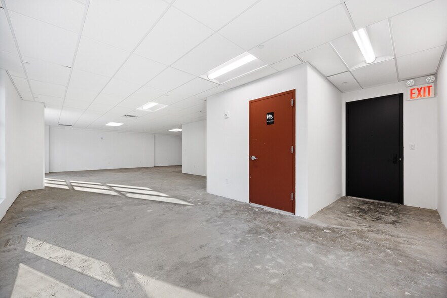 More Photos Of 13320 41st Rd, Flushing Office For Sale