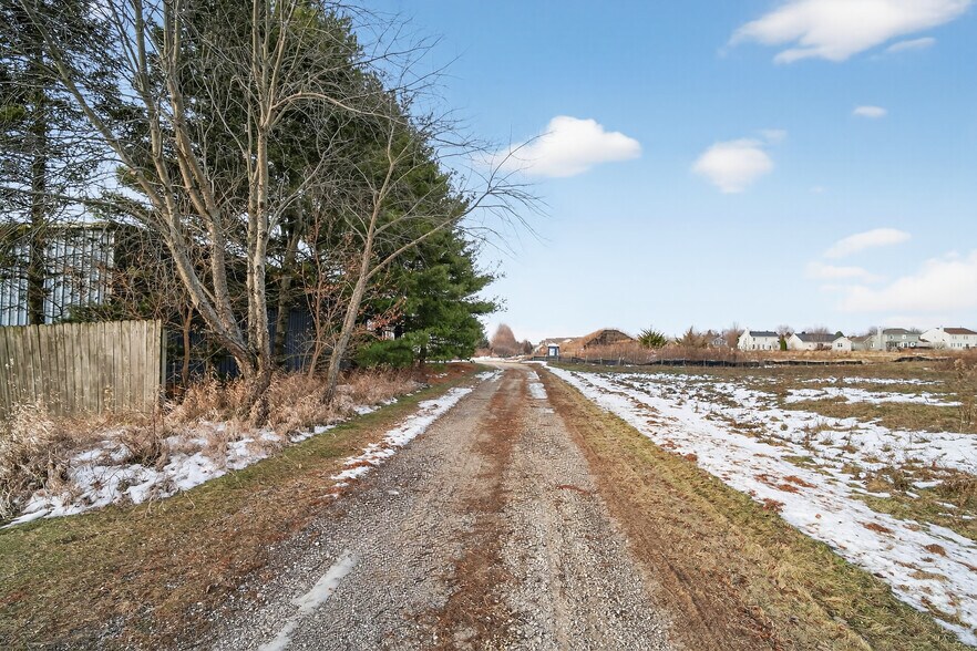 More Photos Of 808 Hicks Dr, Elburn Industrial For Sale