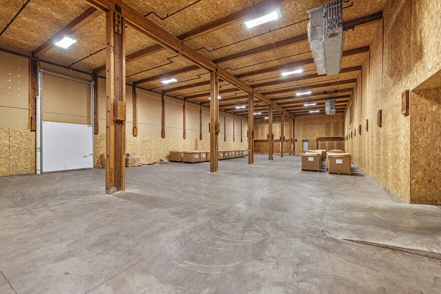 More Photos Of 615 S Spring St, Klamath Falls Warehouse For Lease
