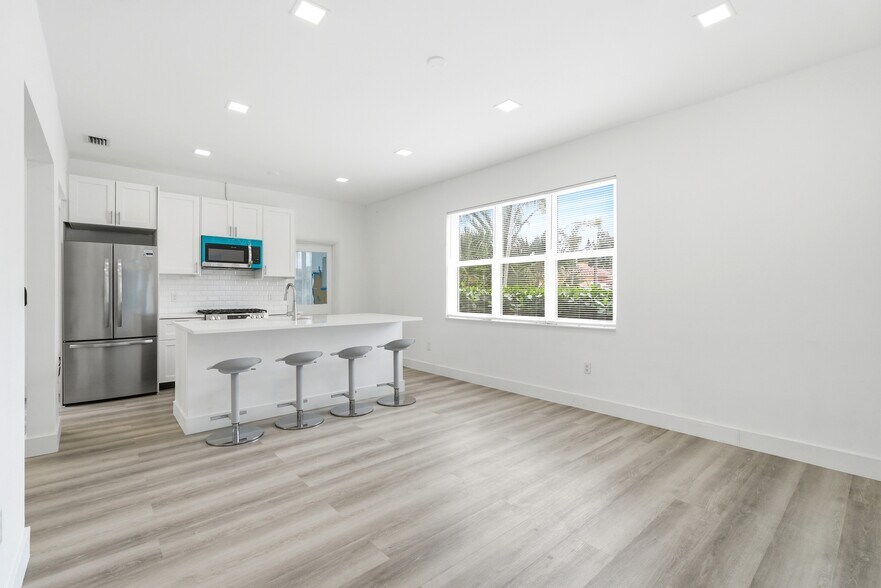 More Photos Of 340 NE 125th St, North Miami Office Residential For Sale