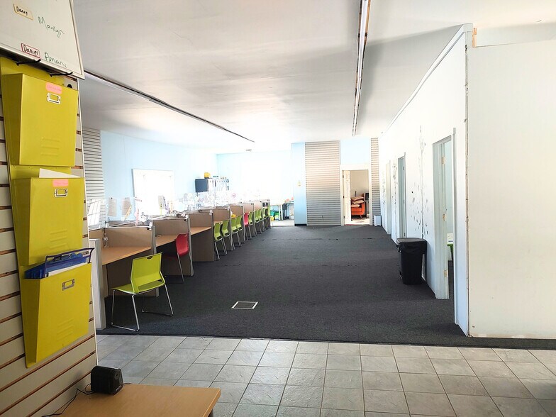 More Photos Of 140 Worcester Providence Tpke, Sutton Office For Sale