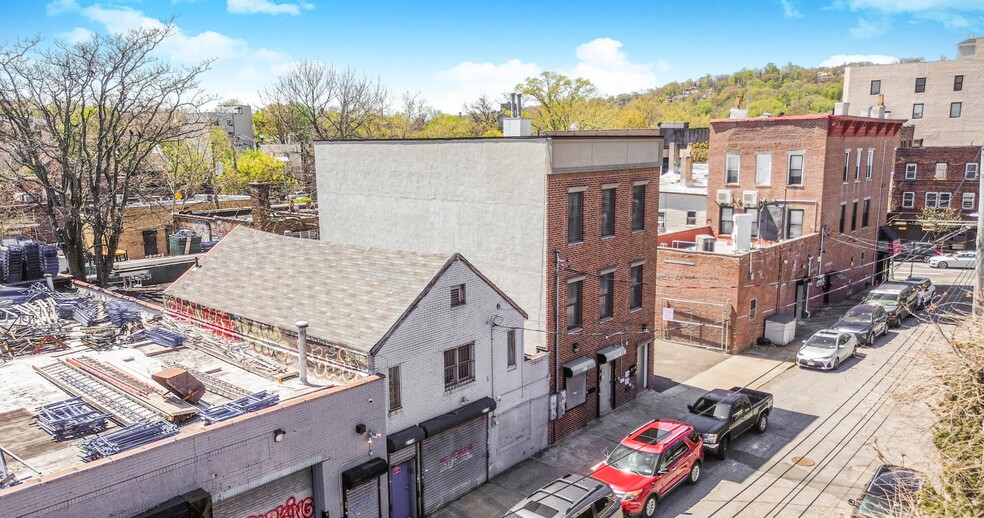 More Photos Of 10 Cross St, Staten Island Warehouse For Sale