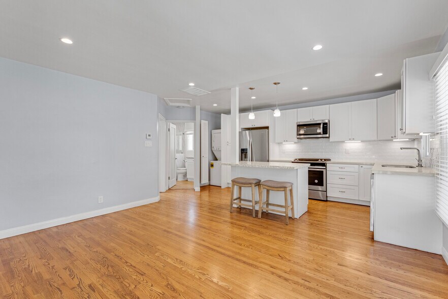 More Photos Of 646 Westminster Dr, Pasadena Multifamily For Sale