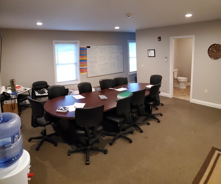 More Photos Of 22 Gauthier Rd, Epsom Industrial For Lease