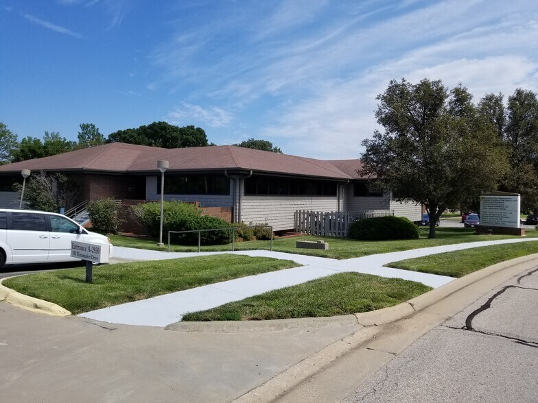 More Photos Of 2930 SW Wanamaker Dr, Topeka Office For Lease