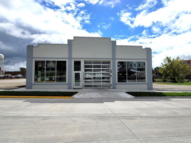 Primary Photo Of 101 Haskell St, Beaver Dam Freestanding For Sale