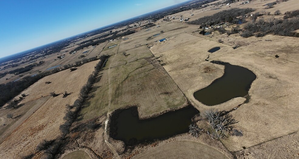 More Photos Of 2184 VZ County Road 2120, Canton Showroom For Sale