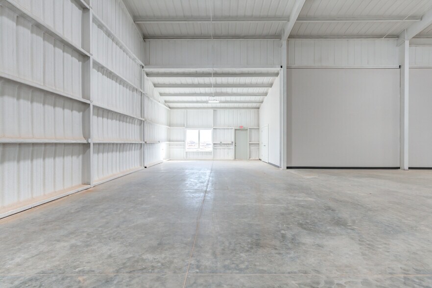 More Photos Of 3216 116th st, Lubbock Warehouse For Sale