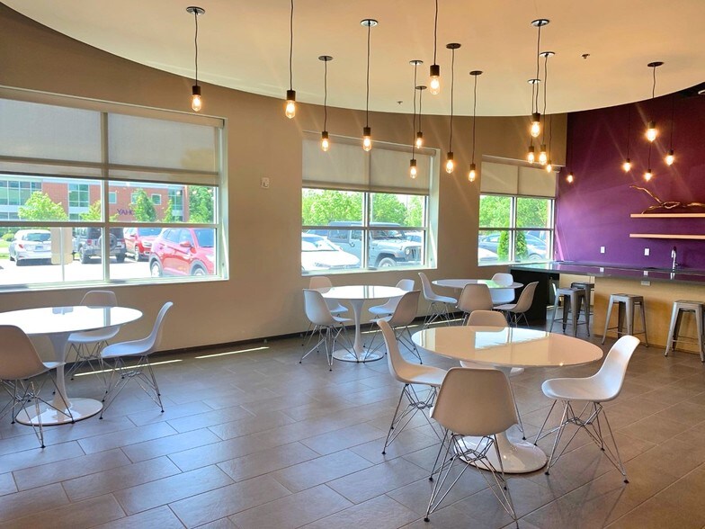 More Photos Of 1904 S 1st St, Champaign Office For Lease