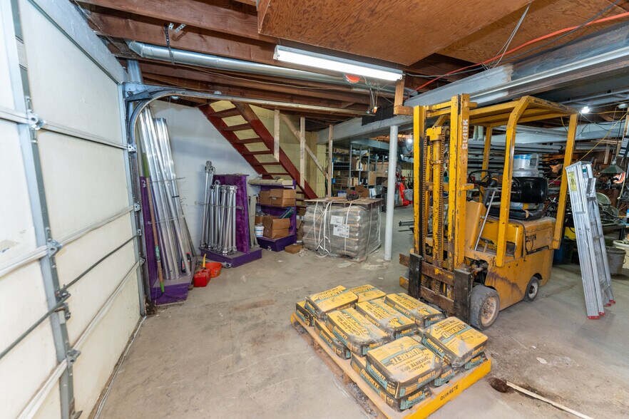 More Photos Of 7861 Mystic Lake Dr, Lake Storefront For Sale