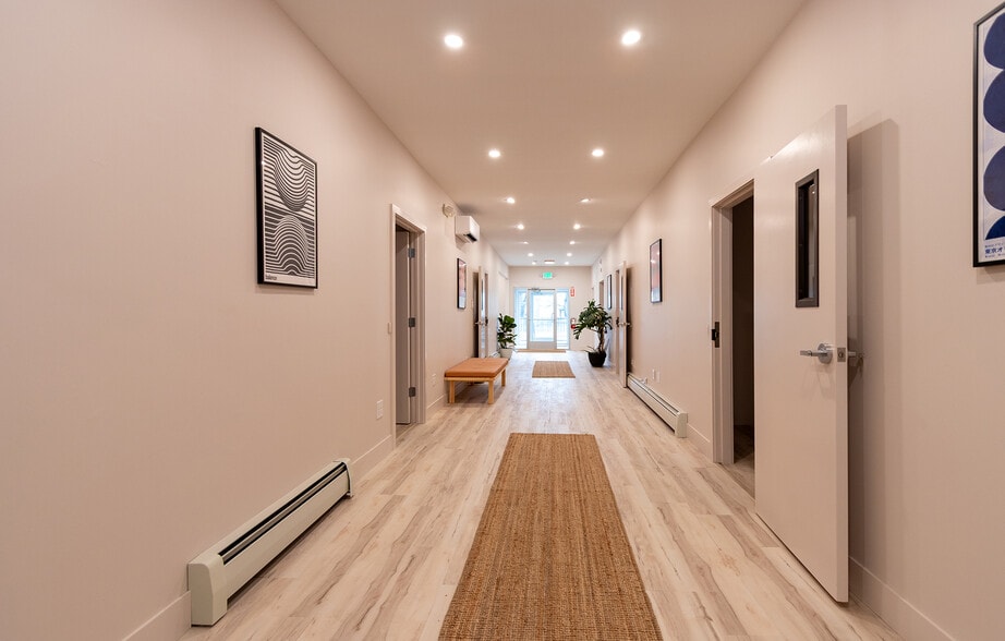 More Photos Of 166 Albany Ave, Kingston Medical For Lease