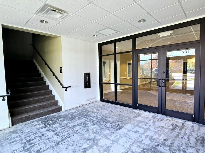 More Photos Of 701 Mutual Ct, Raleigh Office For Lease