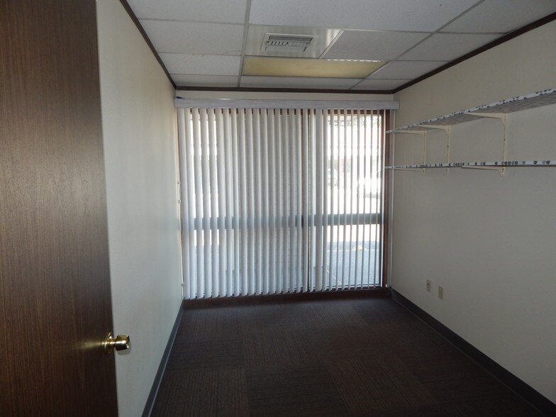 More Photos Of 6050 20th St E, Fife Office For Lease
