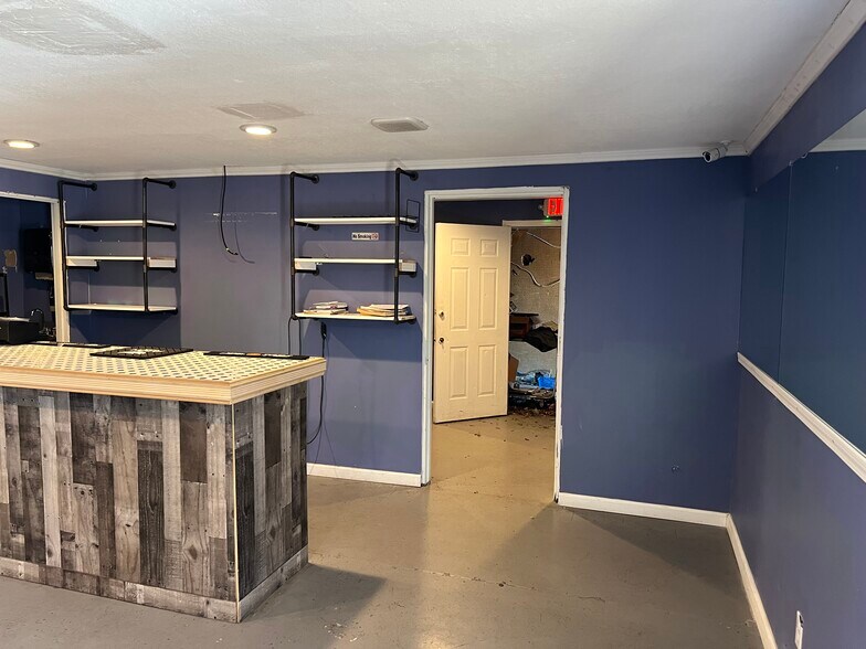 More Photos Of 2716 Dodson Ave, Chattanooga General Retail For Sale