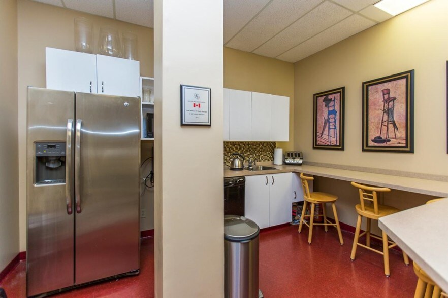 More Photos Of 245 Menten Pl, Ottawa Office For Lease