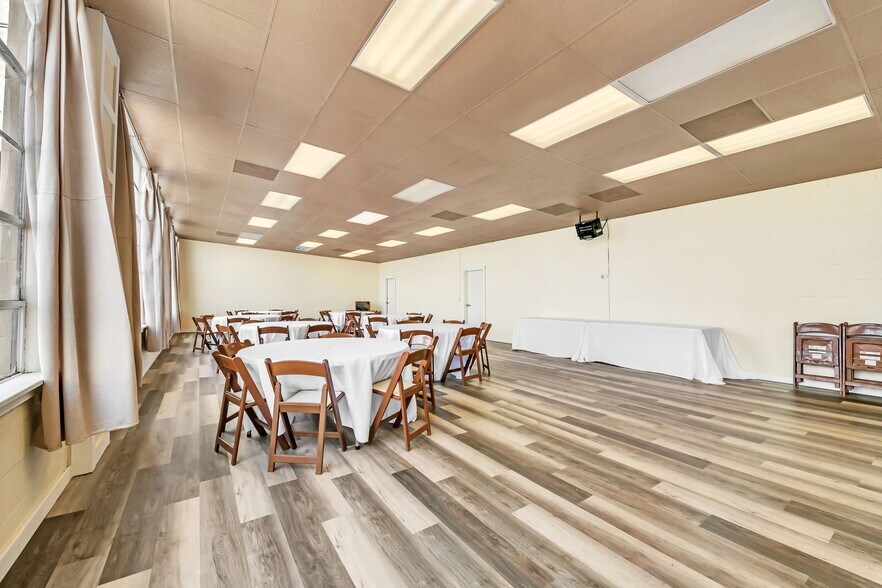 More Photos Of 31414 Harris Dr, Harrisburg Lodge Meeting Hall For Sale