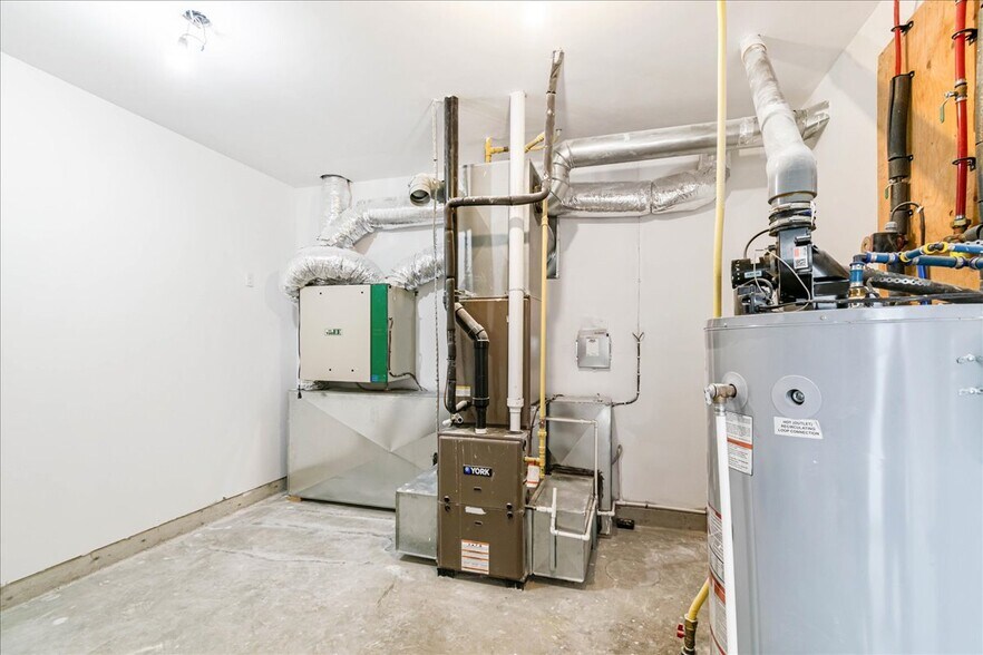 More Photos Of 383731 Salford Rd, Salford Freestanding For Sale