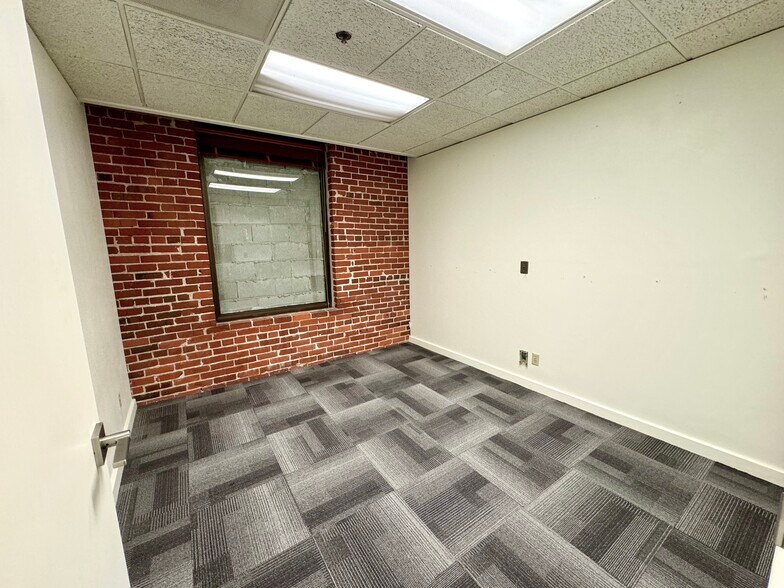 More Photos Of 521 SW 11th, Portland Loft Creative Space For Lease