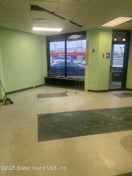 More Photos Of 1440 Forest Ave, Staten Island General Retail For Lease