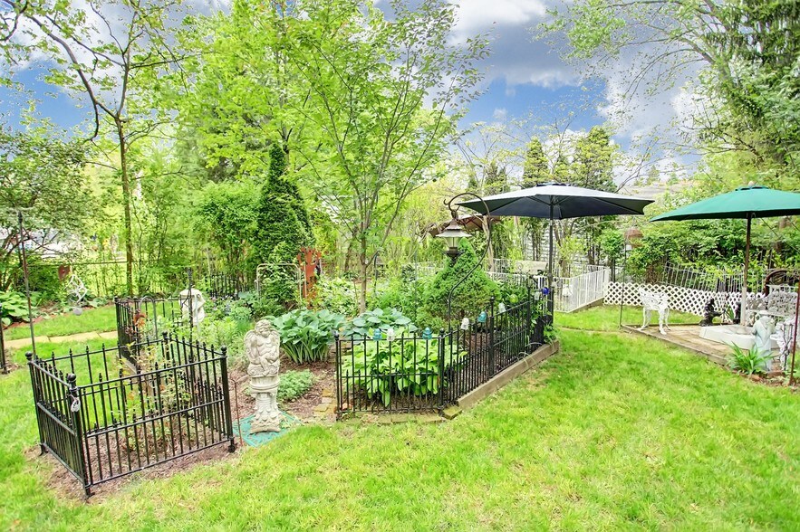 More Photos Of 80 W State St, Springboro Hospitality For Sale