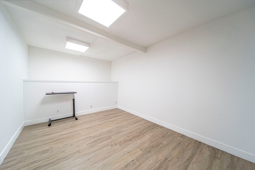 More Photos Of 1230 N Jefferson St, Anaheim Light Distribution For Sale