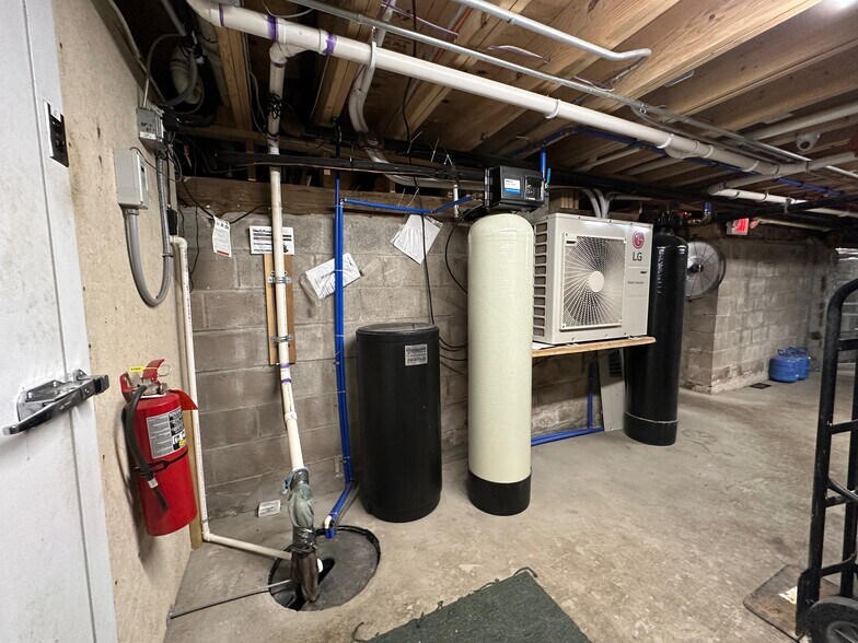 More Photos Of 1 Public Sq, Holley Apartments For Sale