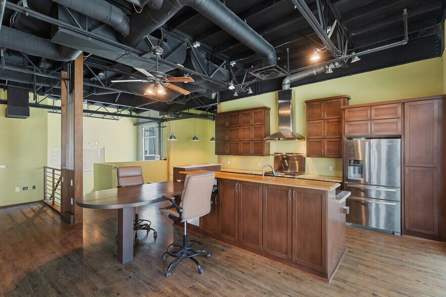 More Photos Of 4030 E Post Rd, Las Vegas Warehouse For Sale
