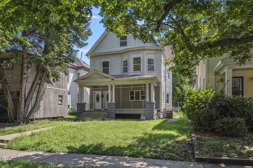 Primary Photo Of 910 S 2nd St, Springfield Apartments For Sale