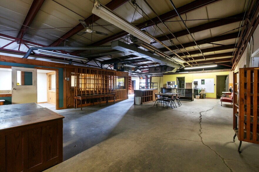 More Photos Of 690 S Lapeer Rd, Oxford Warehouse For Sale