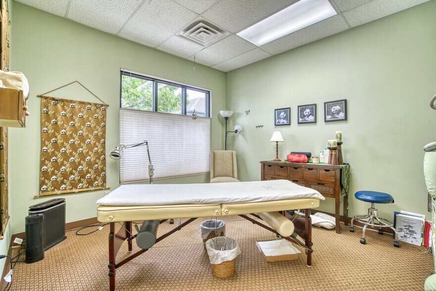 More Photos Of 1148 W Dillon Rd, Louisville Freestanding For Lease