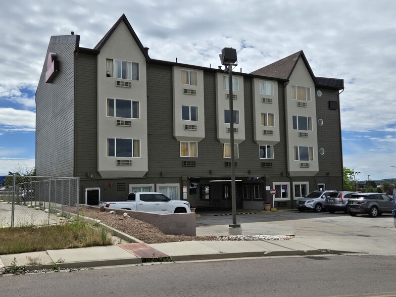 Primary Photo Of 8350 Razorback Rd, Colorado Springs Hotel For Sale