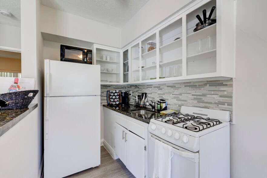 More Photos Of 741 Hibiscus Ave, Pompano Beach Apartments For Sale