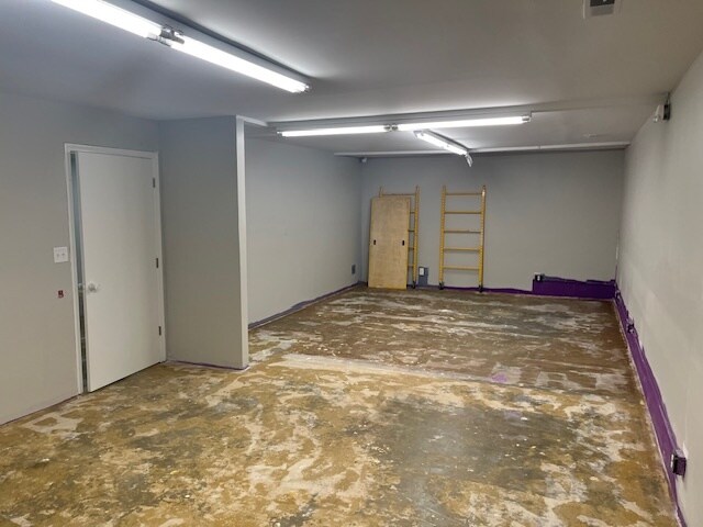 More Photos Of 1313 Newton Ave, Evansville Showroom For Lease