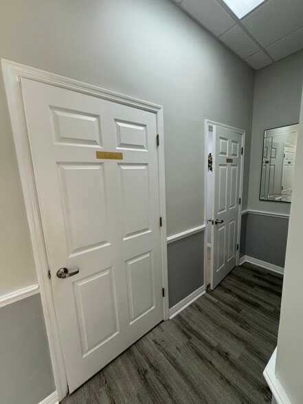 More Photos Of 106 Commerce St, Lake Mary Light Distribution For Lease