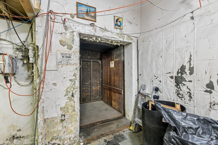 More Photos Of 1018 Fifth Ave, Pittsburgh Storefront Retail Residential For Sale