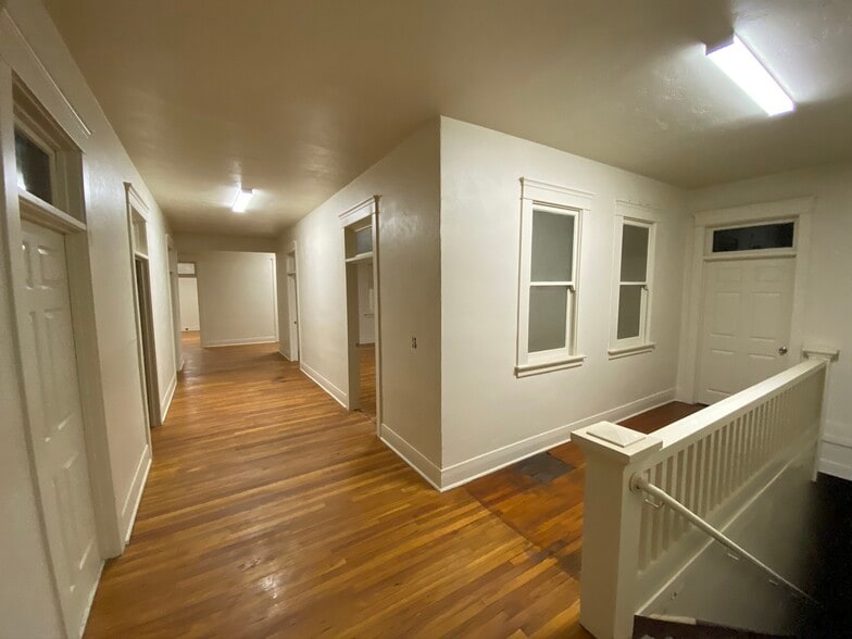 More Photos Of 125-129 N Main St, Porterville Storefront Retail Office For Lease