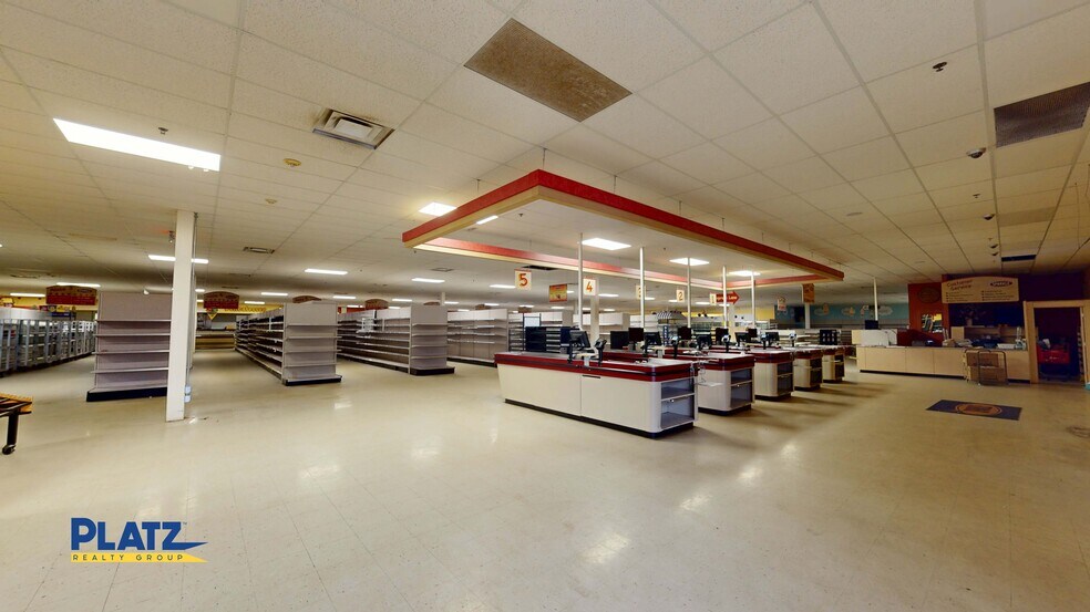 More Photos Of 1135 W Western Reserve Rd, Poland Unknown For Lease