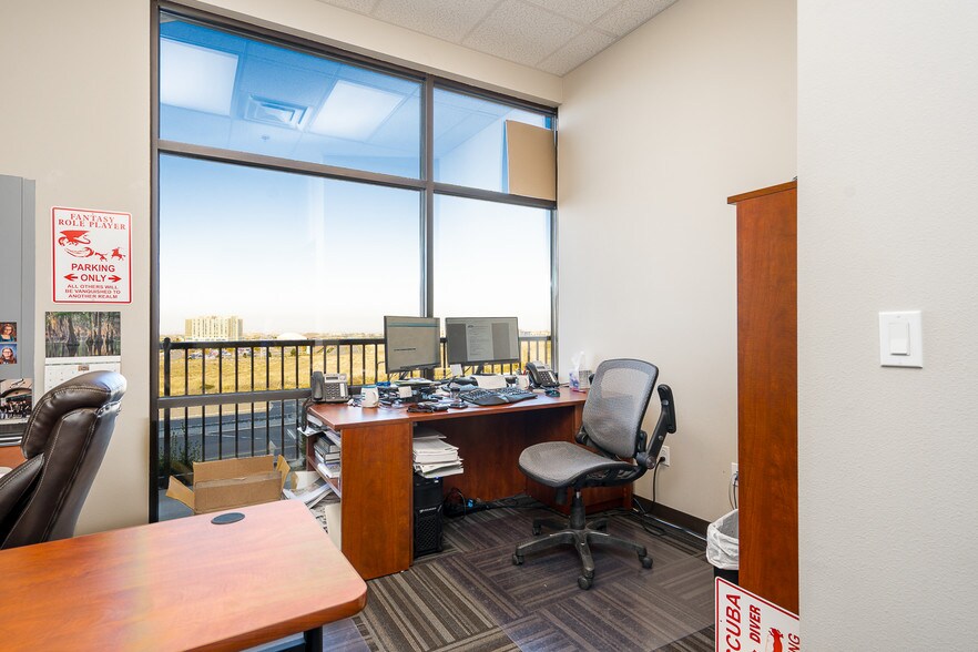 More Photos Of 5453 Ridgeline Dr, Kennewick General Retail For Lease