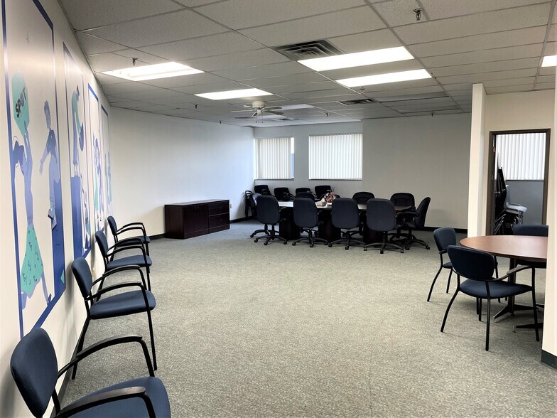 More Photos Of 200 Broadway St, Tillsonburg Unknown For Lease