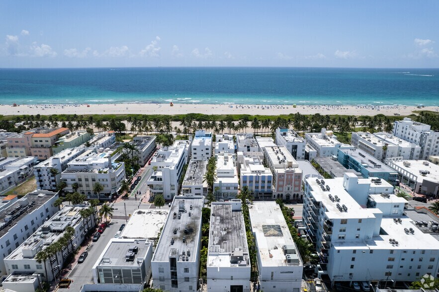 More Photos Of 745 Collins Ave, Miami Beach Storefront For Sale