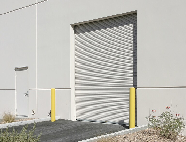 More Photos Of 3225 W Post Rd, Las Vegas Warehouse For Lease