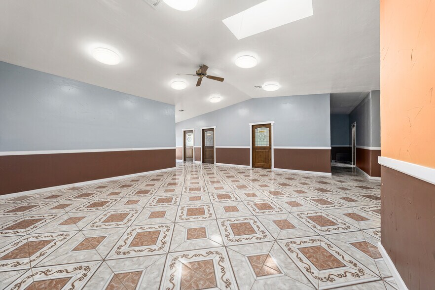 More Photos Of 3715 Bellmead Dr, Bellmead Office For Sale
