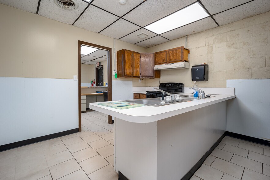 More Photos Of 3124 S Pennsylvania Ave, Oklahoma City Daycare Center For Sale