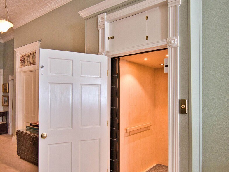 More Photos Of 228 Fort McKavitt St, Mason Storefront Retail Residential For Sale